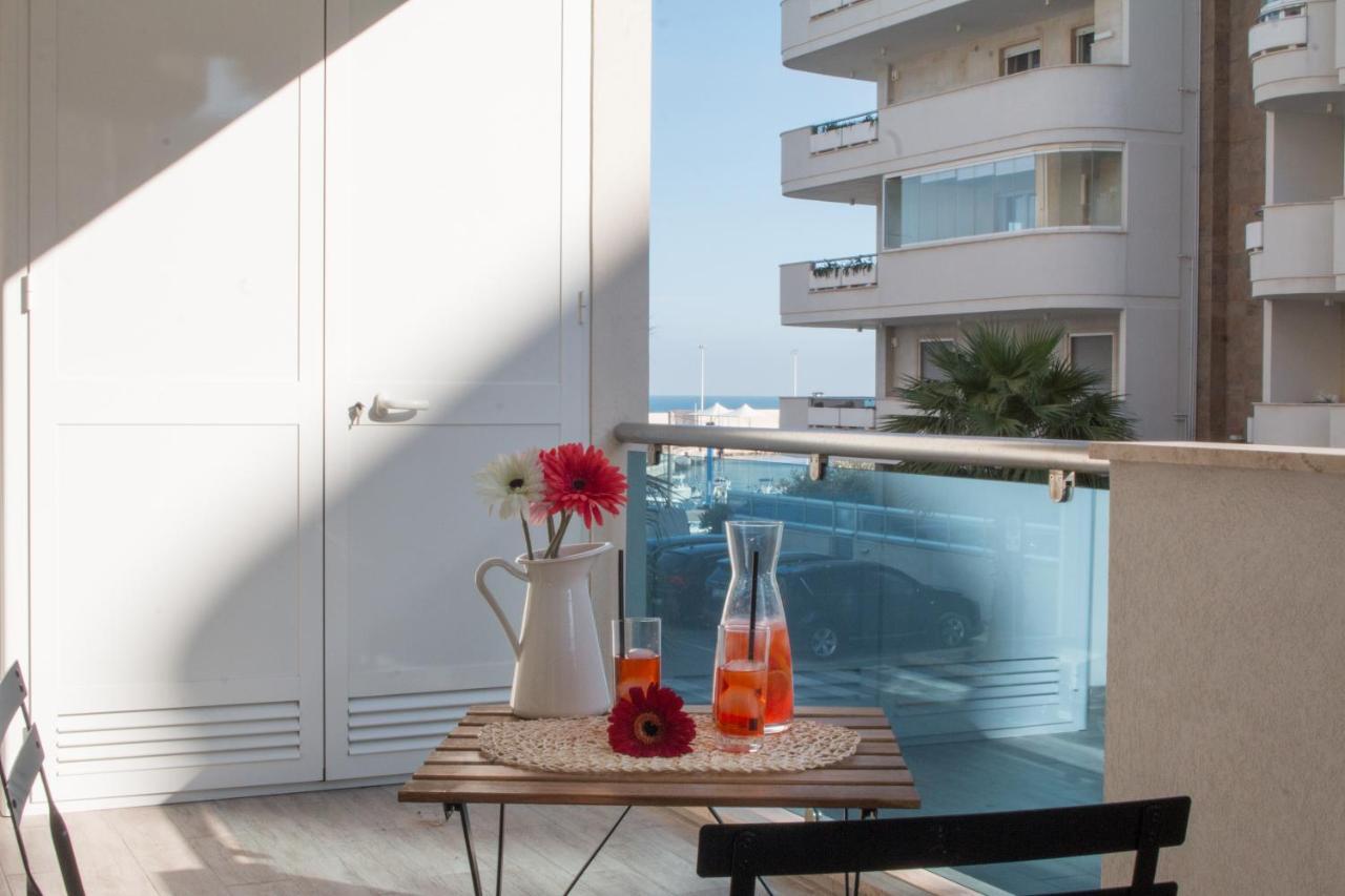 Nilu In Citta - Nuovo Appartamento Con Vista Mare Монополи Экстерьер фото